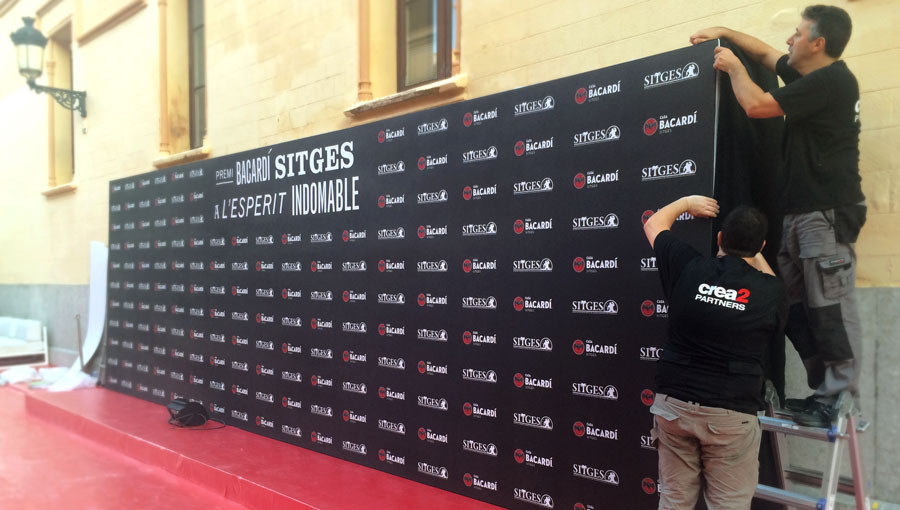 Photocall realizado con bastidor de madera y frontal con textil impreso